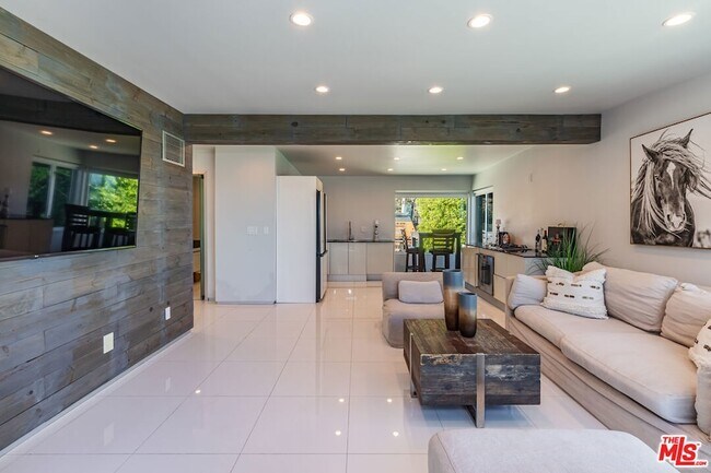 Building Photo - 26050 CA-1