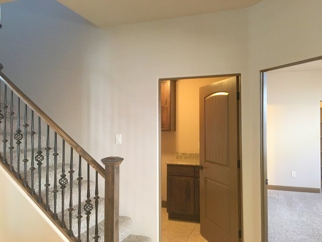 Building Photo - 74 W 100 S