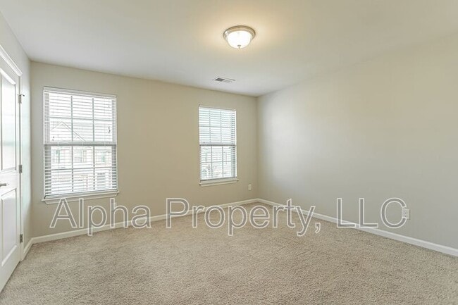 Building Photo - 125 Middleby Way