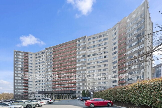 Building Photo - 5340 Holmes Run Pkwy