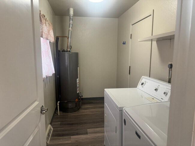 Building Photo - 4103 Everton Dr