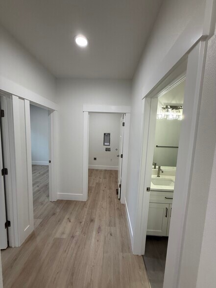 Building Photo - 3127 N Fruitland Ln