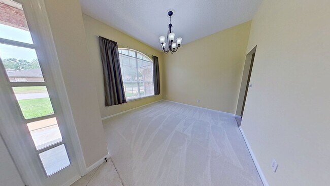 Building Photo - Welcome home - Charming 3 Bedroom in Hatton Chase!