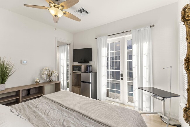 Building Photo - 505 SW 16th Ct