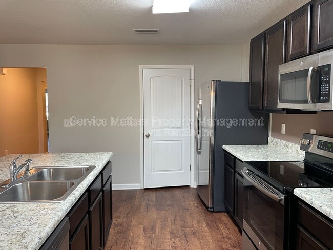 Building Photo - 3481 Quail Dr