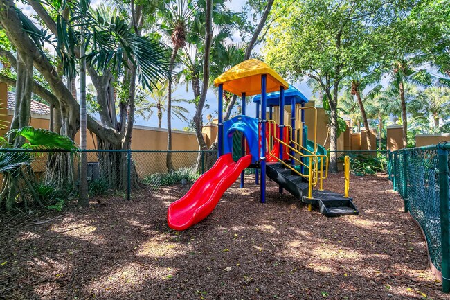 Building Photo - 19601 E Country Club Dr