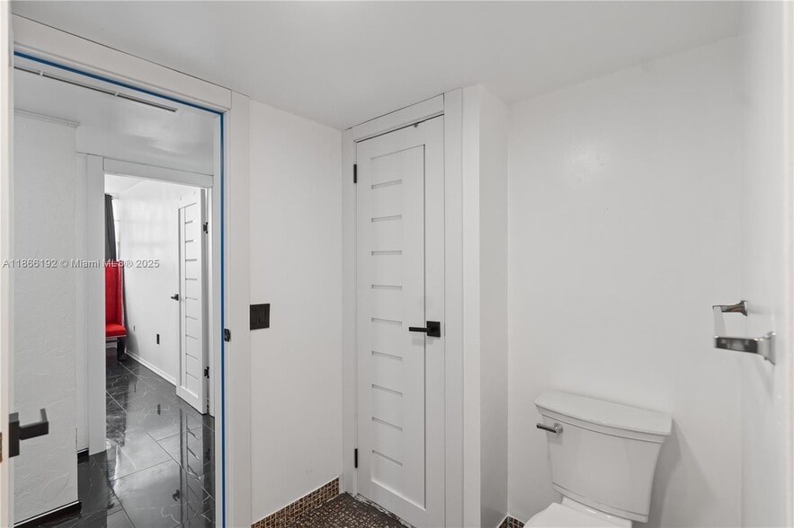 Building Photo - 1351 NE Miami Gardens Dr