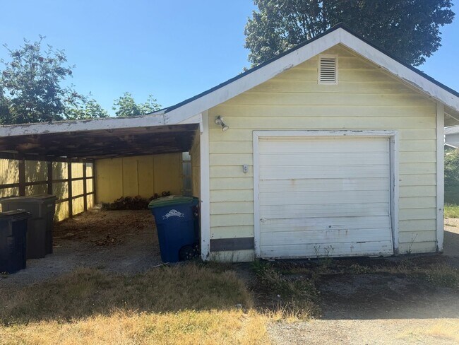 Building Photo - Sedro Woolley Two Bedroom With Large Shop