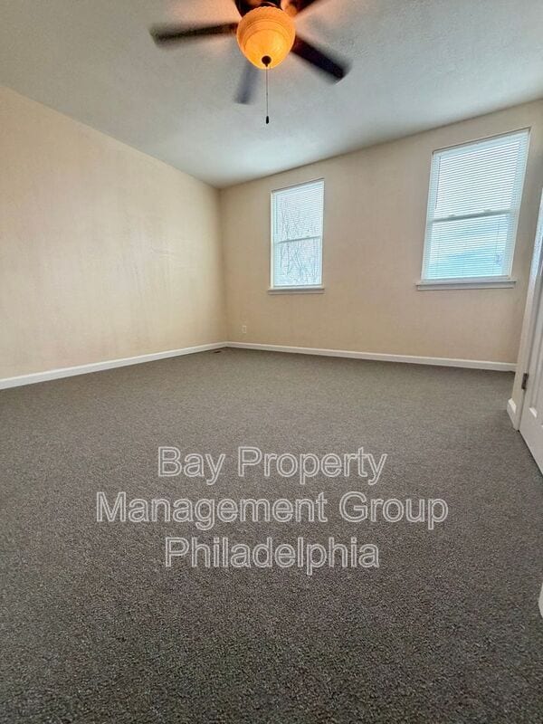 Building Photo - 1668 E Walnut Ln