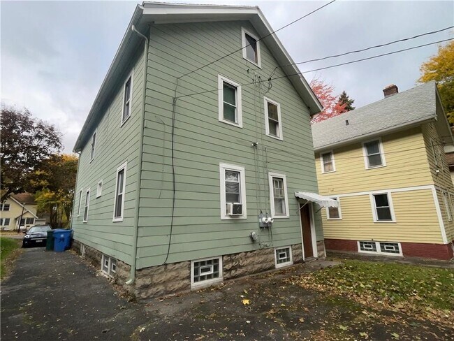 Building Photo - 36 Nye Park