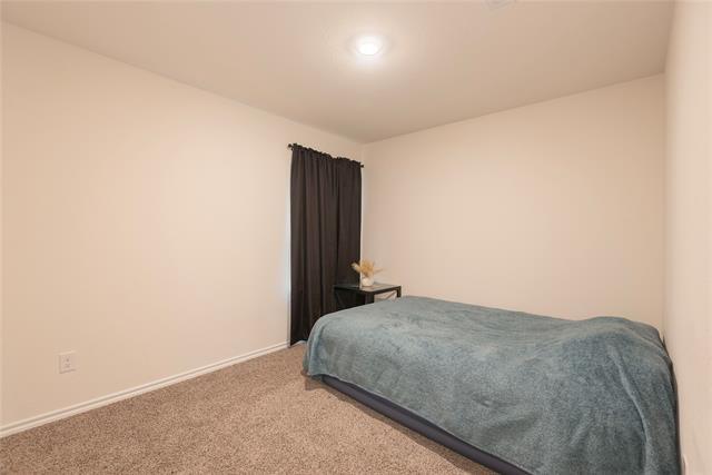 Building Photo - 300 Tadpole Ln