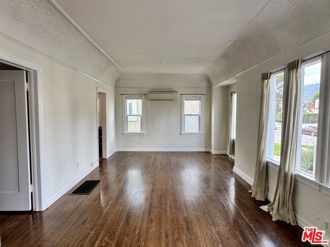 Building Photo - 3564 Dover St