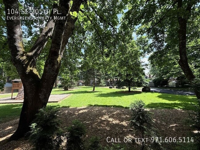 Building Photo - 104 SE 205th Pl