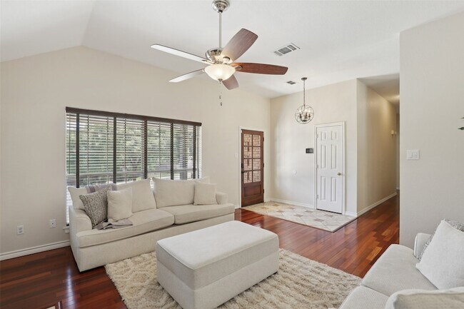 Building Photo - 7512 Woodside Hl