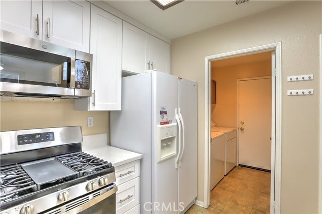Building Photo - 732 N Siavohn Dr