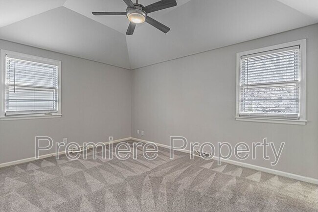 Building Photo - 13032 W 102nd Terrace