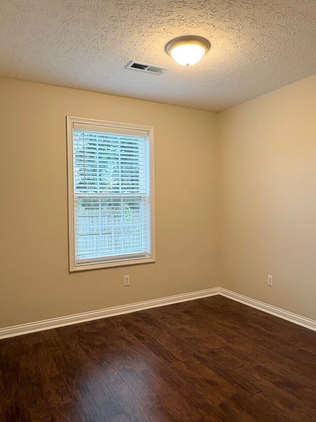 Building Photo - 338 Catalpa Cir