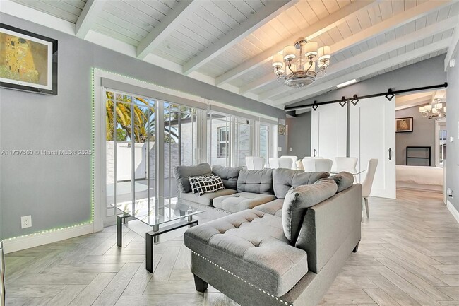 Building Photo - 2531 Gulfstream Ln