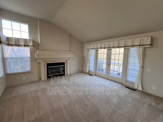 Building Photo - 3213 Hilton Head Dr