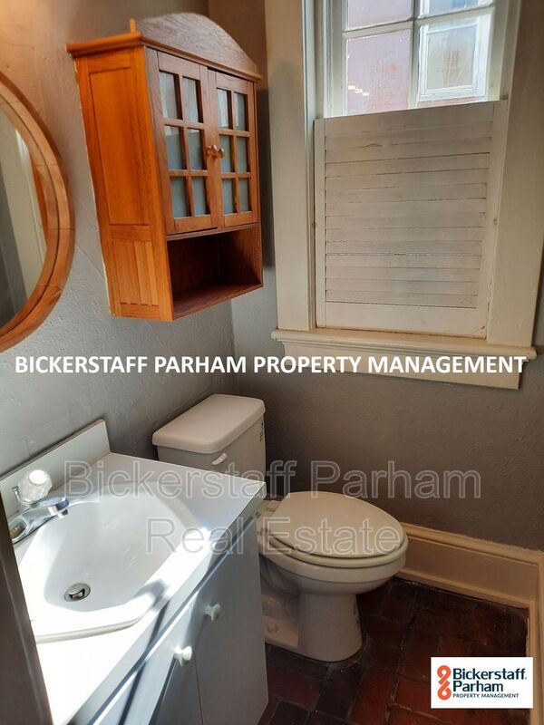 Building Photo - 1820 17th Ave