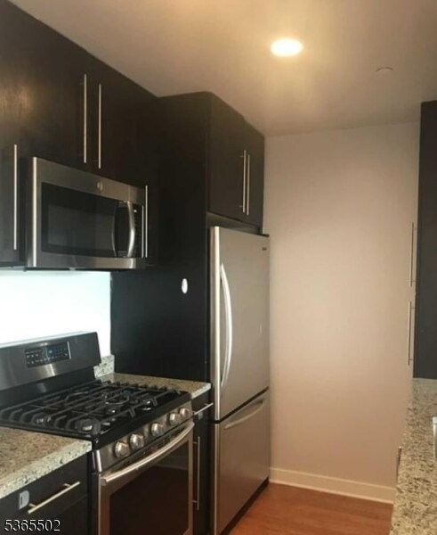 Building Photo - 1611 Hudson Park