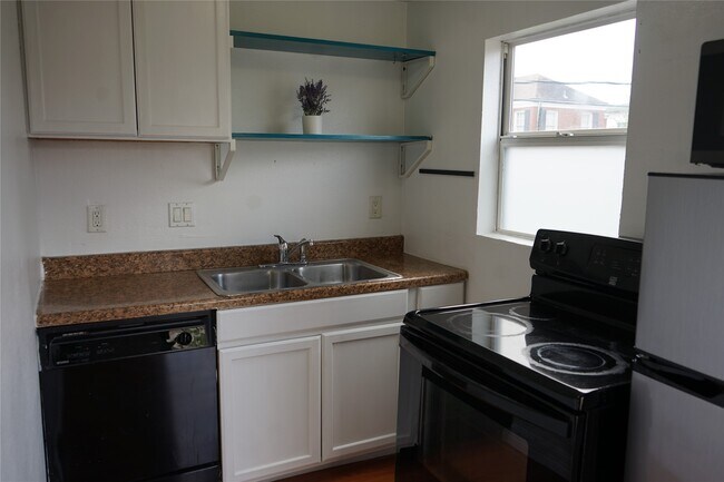 Building Photo - 2218 Arbor St