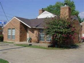 Building Photo - 1400 Darr St