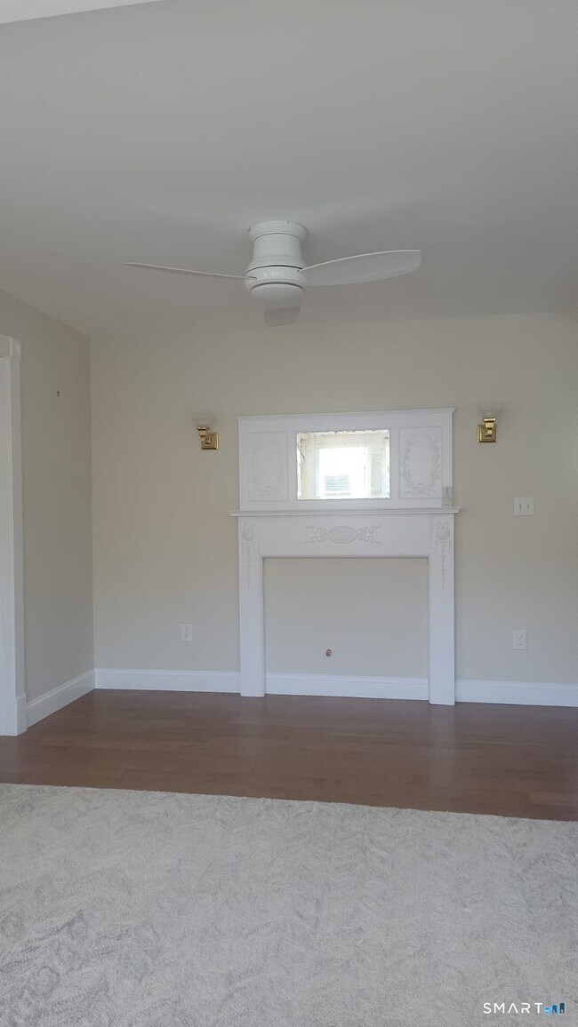 Building Photo - 318 Grovers Ave