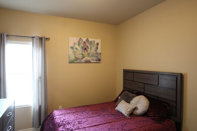Building Photo - Cozy 4 Bedroom2 Bath Home in West Tyler!