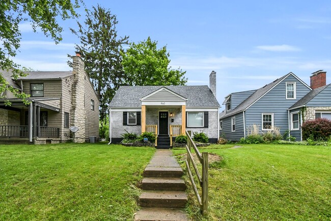 Building Photo - Renovated 3 Bedroom Home