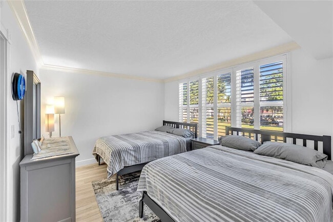 Building Photo - 3150 NE 48th Ct