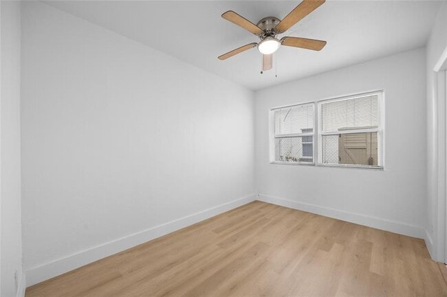 Building Photo - 412 SE 16th St