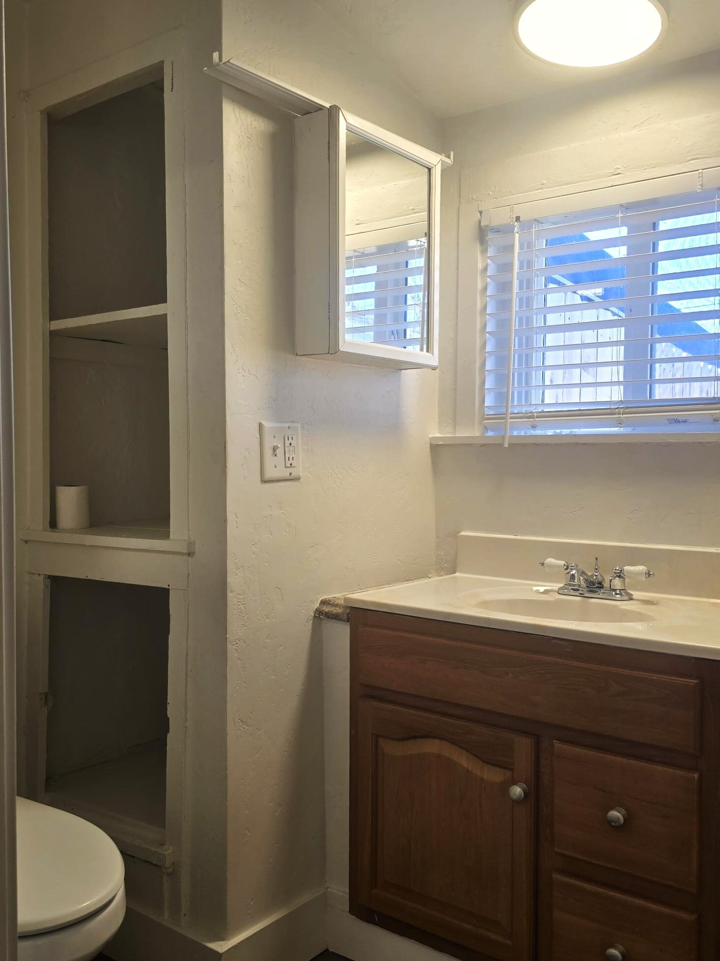 Building Photo - 330 Ouray Ave