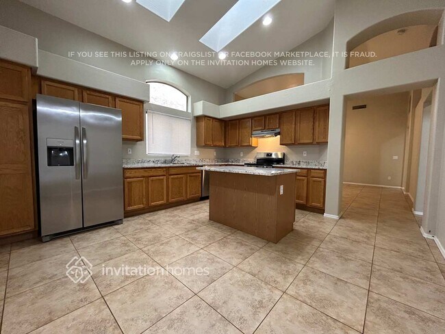 Building Photo - 1902 N 106th Ln