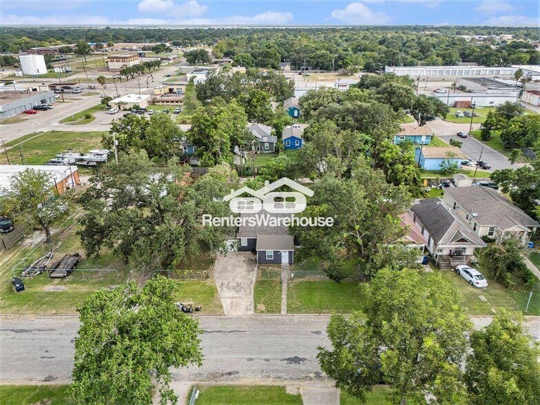 Building Photo - 1013 14th Ave N