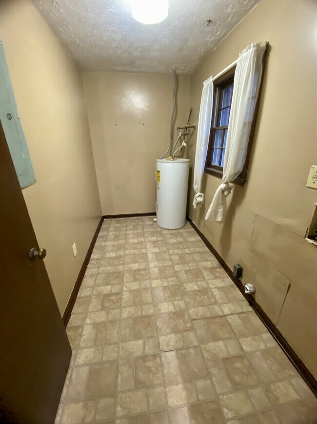 Building Photo - 1953 Hwy 138 SW