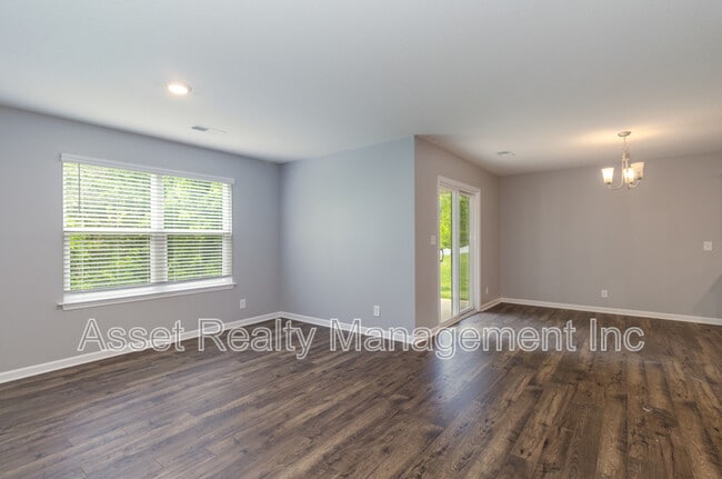 Building Photo - 1614 River Poppy Road