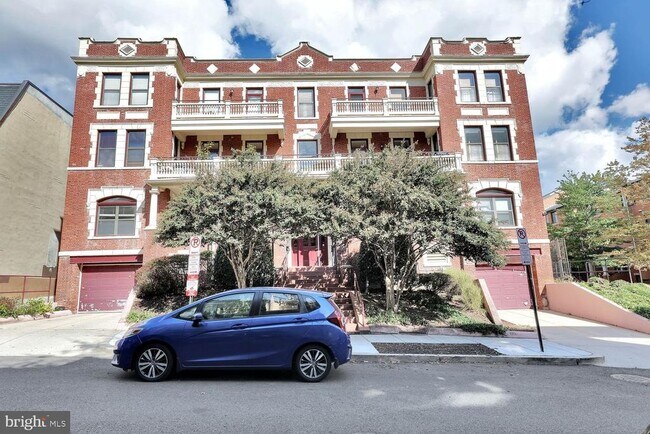Building Photo - 1419 Clifton St NW