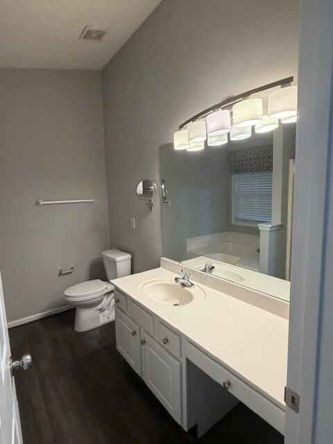 Master Bath 1 - 387 Ayelsbury Ct