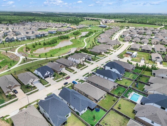 Building Photo - 21143 Austin Chalk Dr