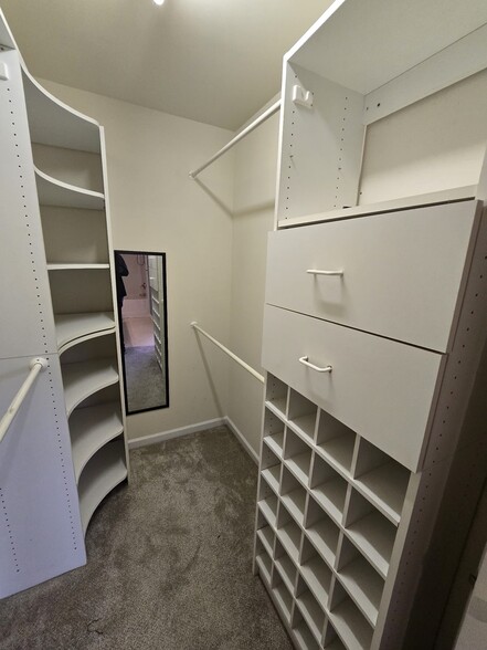 Master walk in closet - 5429 Werburgh St