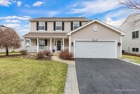 Building Photo - 5667 McKenzie Dr
