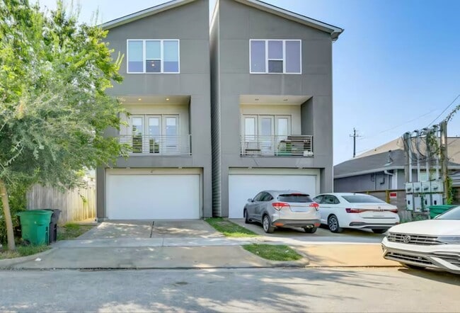 Building Photo - 3108 Baer St