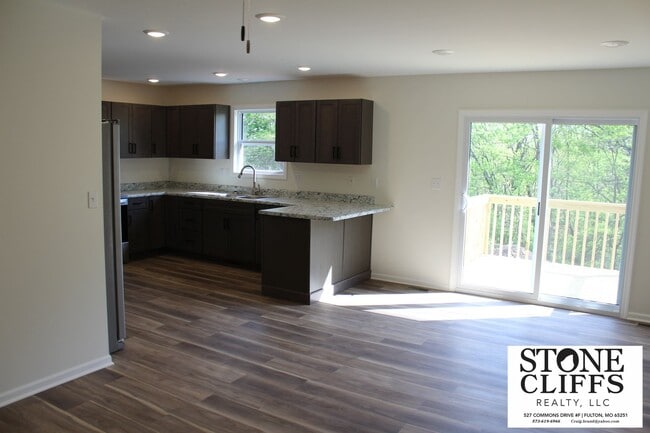 Building Photo - 904 Scott Station Rd