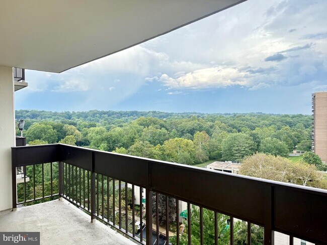 Building Photo - 5300 Holmes Run Pkwy