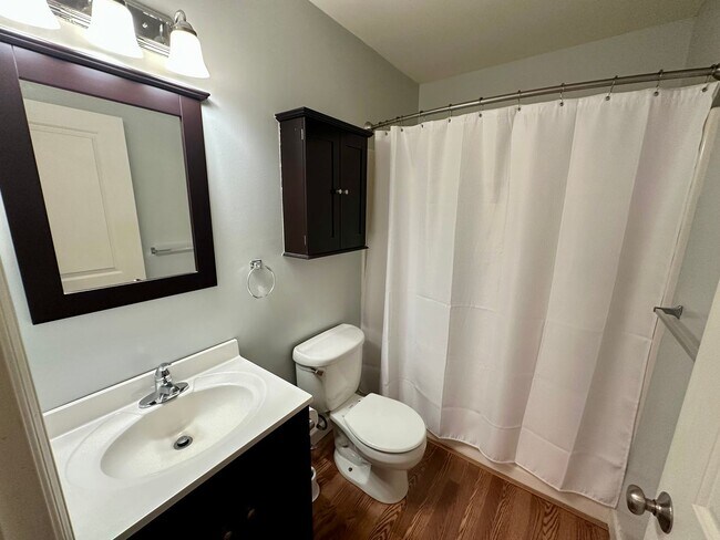 Building Photo - 3 Bedroom 2.5 Bathroom Home on 10 Acres Wi...