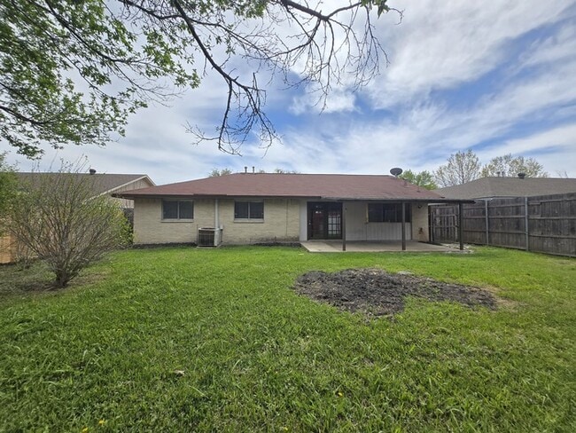 Building Photo - 433 Clearfield Dr