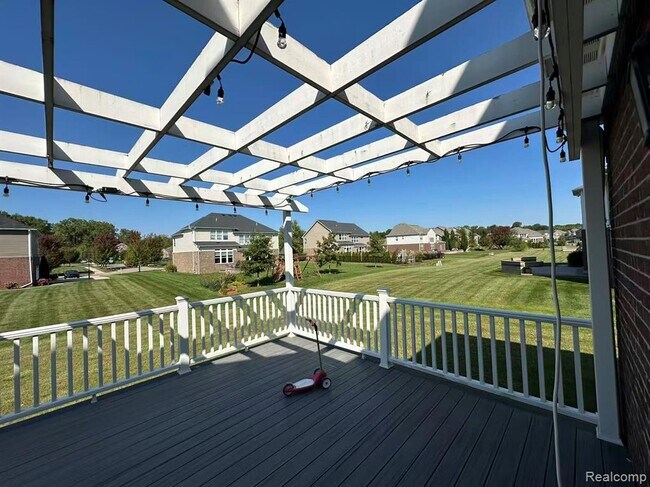 Building Photo - 5791 Northford