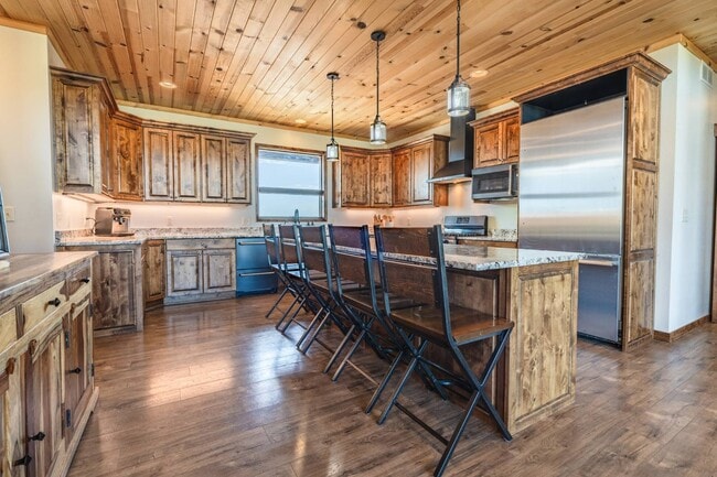 Building Photo - 67 Cowboy Wy