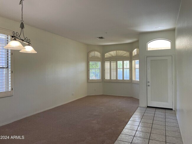 Building Photo - 7322 E Gallego Ln